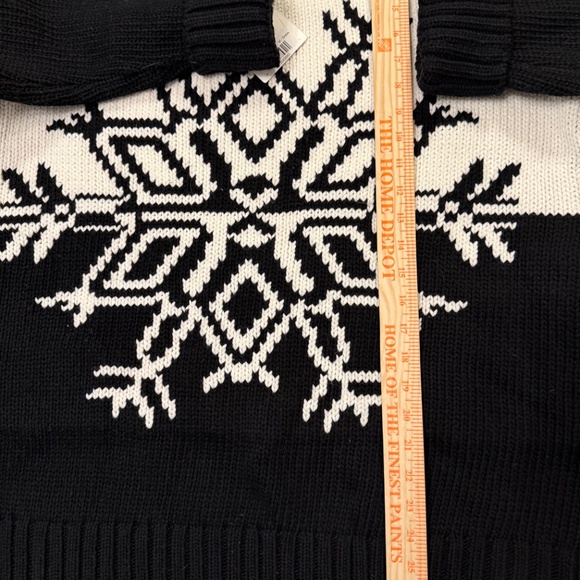NWT Show Me Your Mumu Stowe Sweater Snowflake size M chunky heavy - Picture 11 of 12